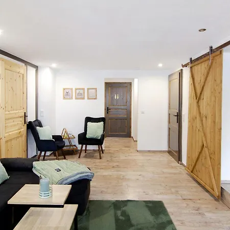 De Luettje Utkiek 公寓 *